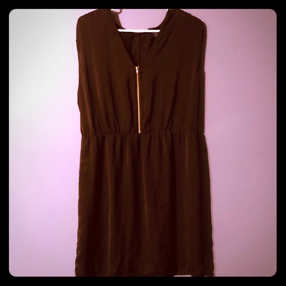 Sleeveless dress